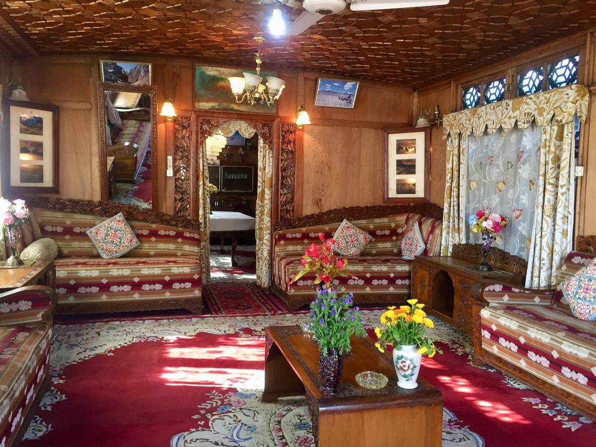 Hotel New Sea Palace Houseboats Srinagar (Jammu and Kashmir)