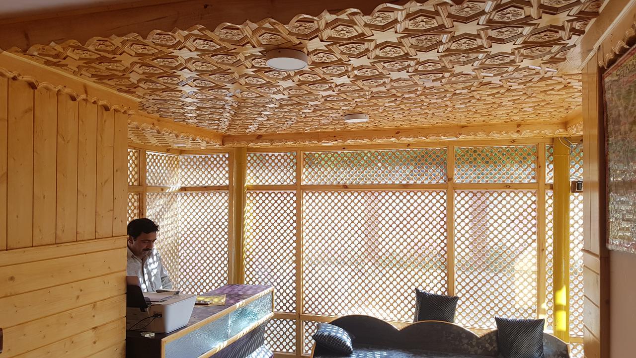 Hotel Gulistan 3*