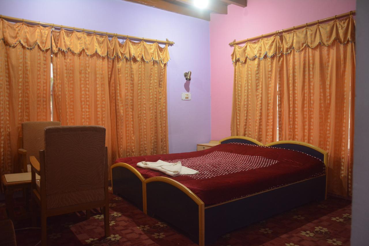 Bakhtawar Hotel