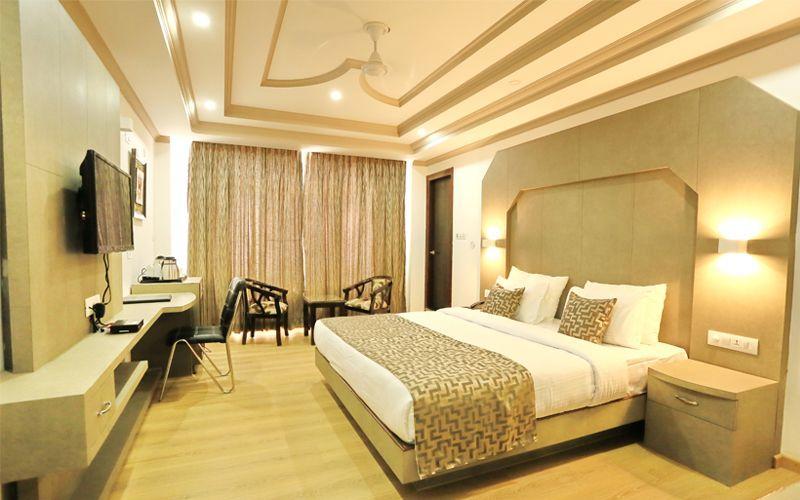 Crown Plaza Residency Hotel 3*