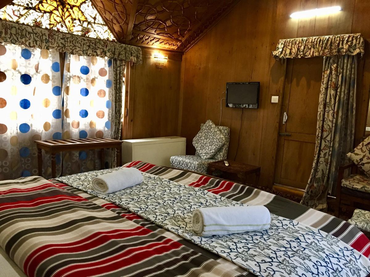 New Sea Palace Houseboats Srinagar (Jammu and Kashmir)