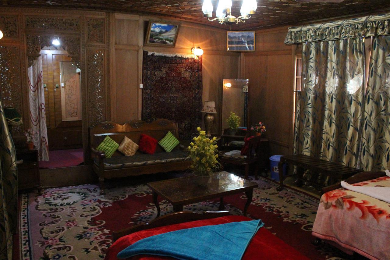 Botel Chicago Group Of Houseboats 4*