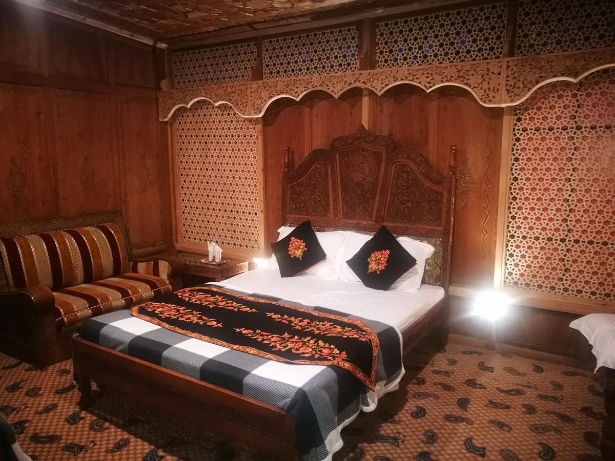 Botel S Group Of Houseboat Srinagar (Jammu and Kashmir)