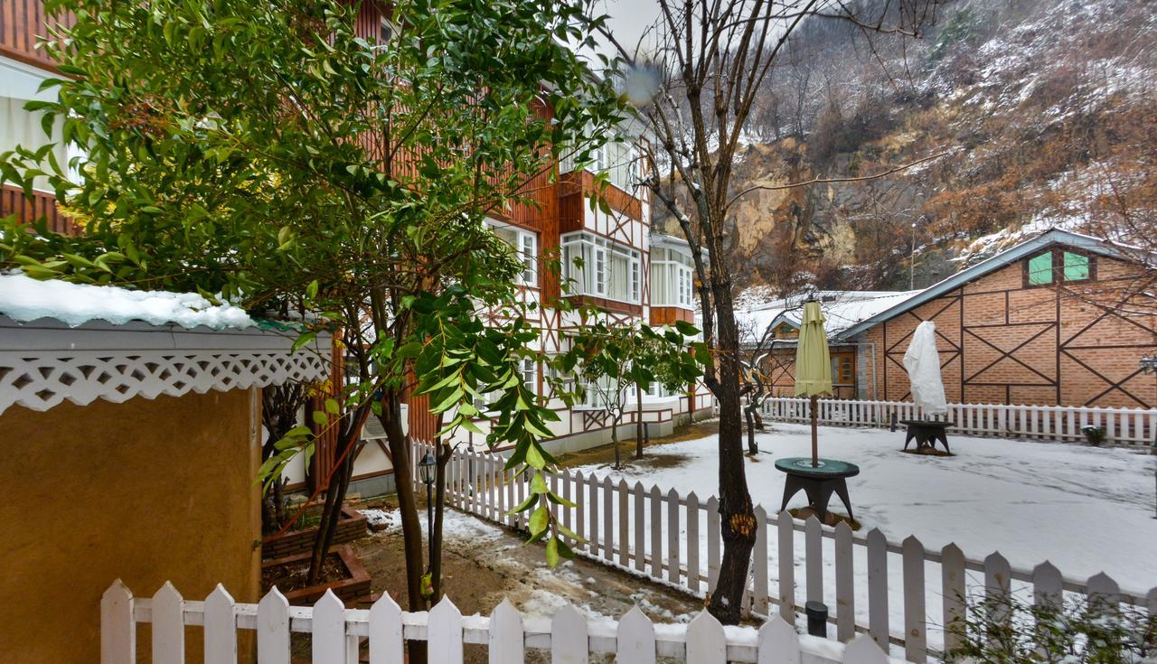 Metropolis Hotel 4*
