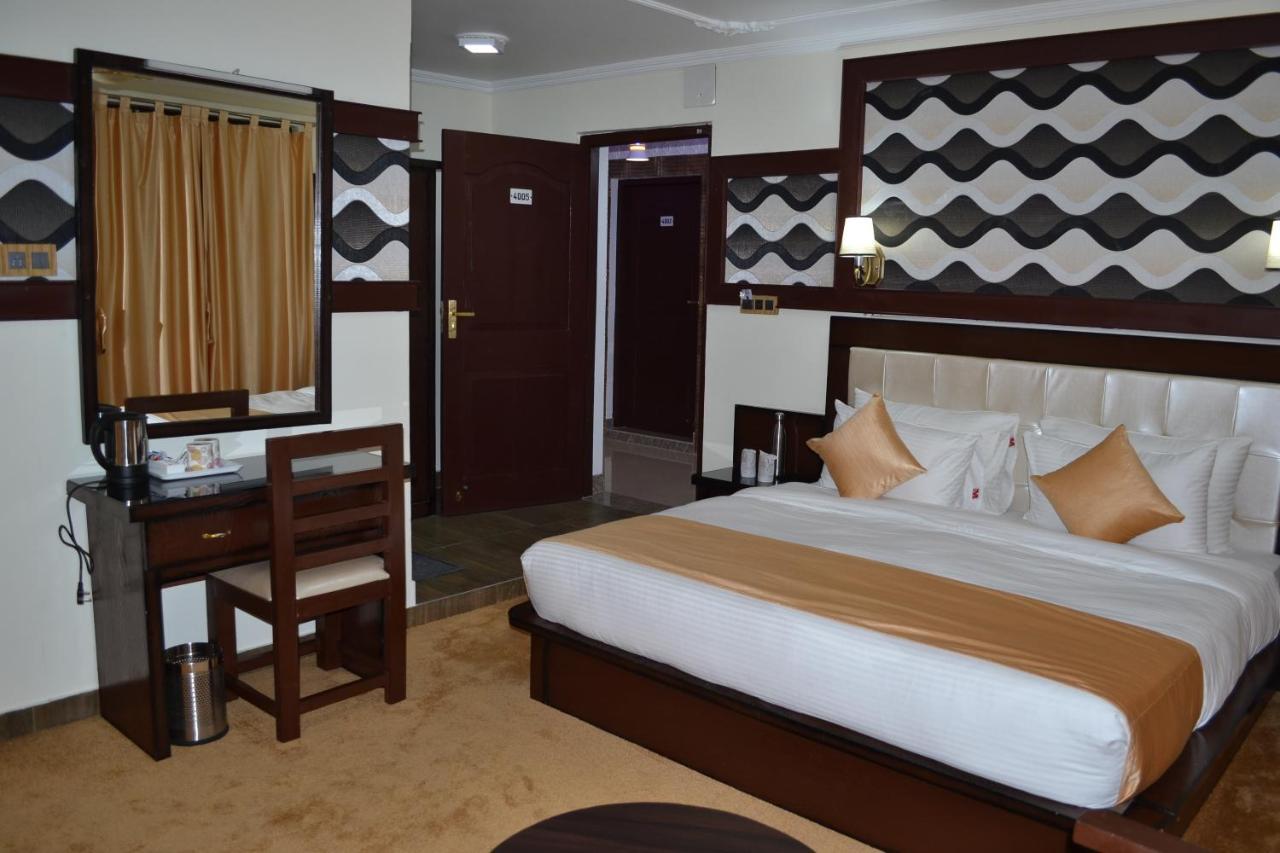 Oyo 22081 Shree Mazda Hotel Srinagar (Jammu and Kashmir)