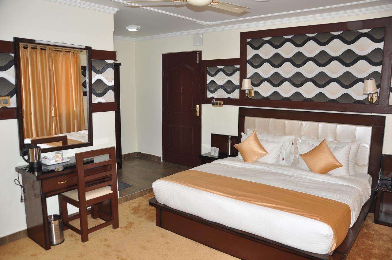Oyo 22081 Shree Mazda Hotel Srinagar (Jammu and Kashmir)