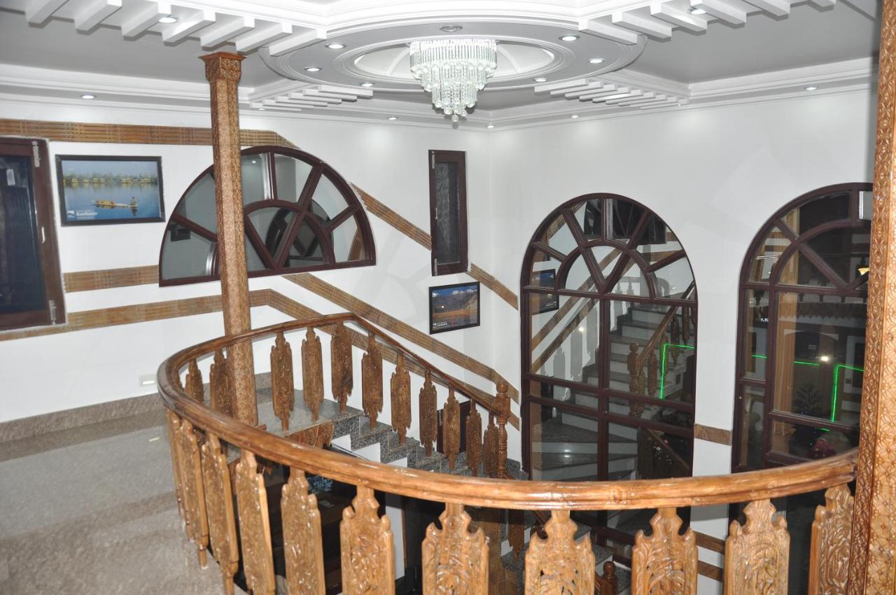 Oyo 22081 Shree Mazda Hotel 3*