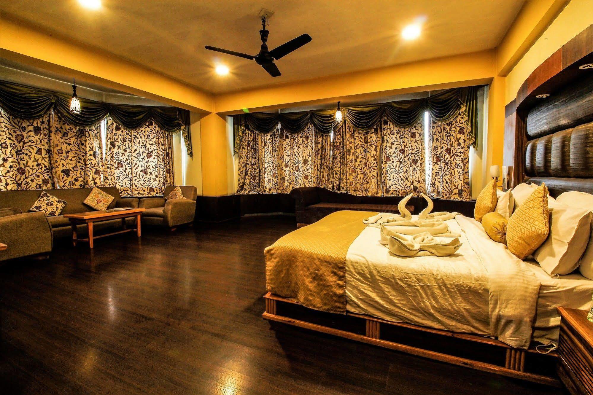 Welcome At Dal 3* Srinagar (Jammu and Kashmir)
