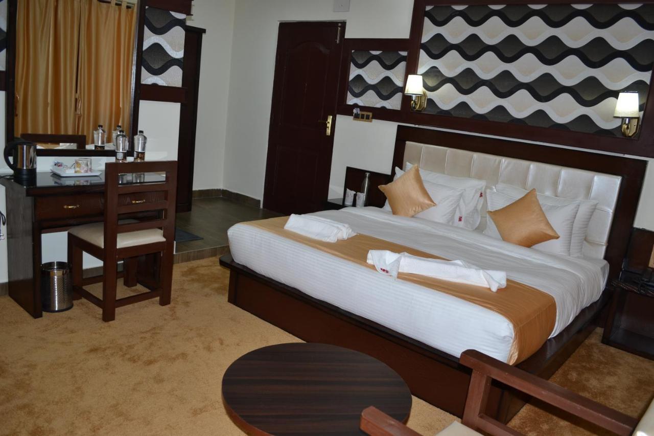 Oyo 22081 Shree Mazda Hotel Srinagar (Jammu and Kashmir)
