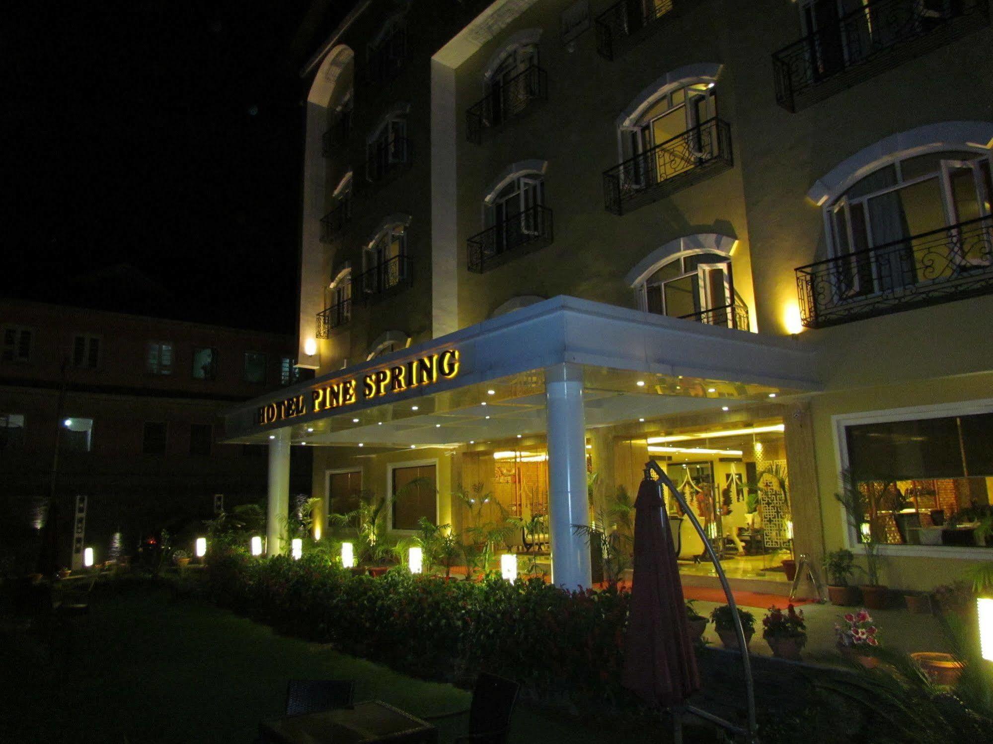 Pine Spring Wazir Bagh Hotel Srinagar (Jammu and Kashmir)