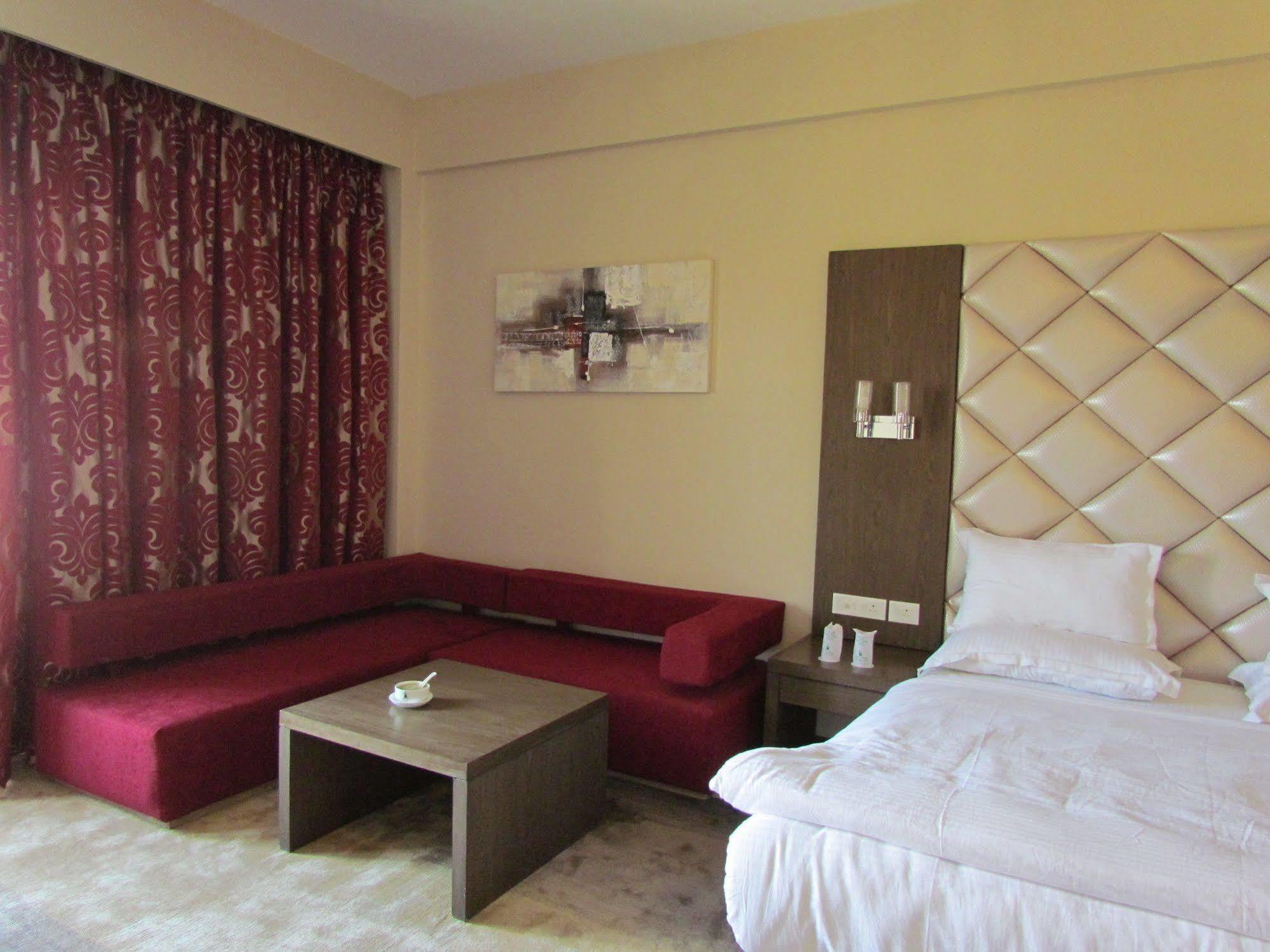 Pine Spring Wazir Bagh Hotel