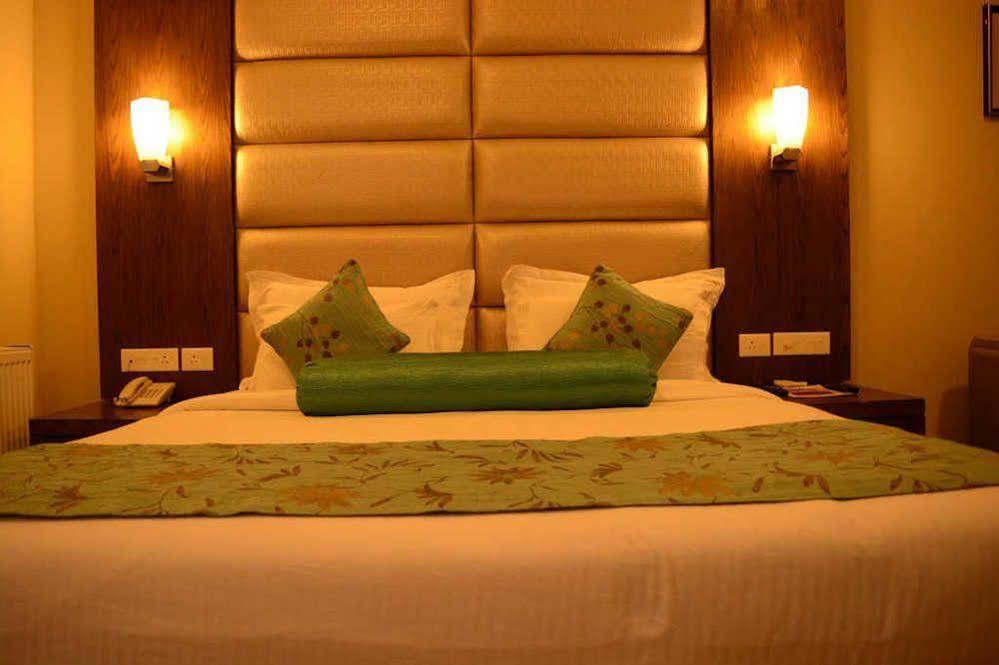 Hotel Pine Spring Wazir Bagh Srinagar (Jammu and Kashmir)