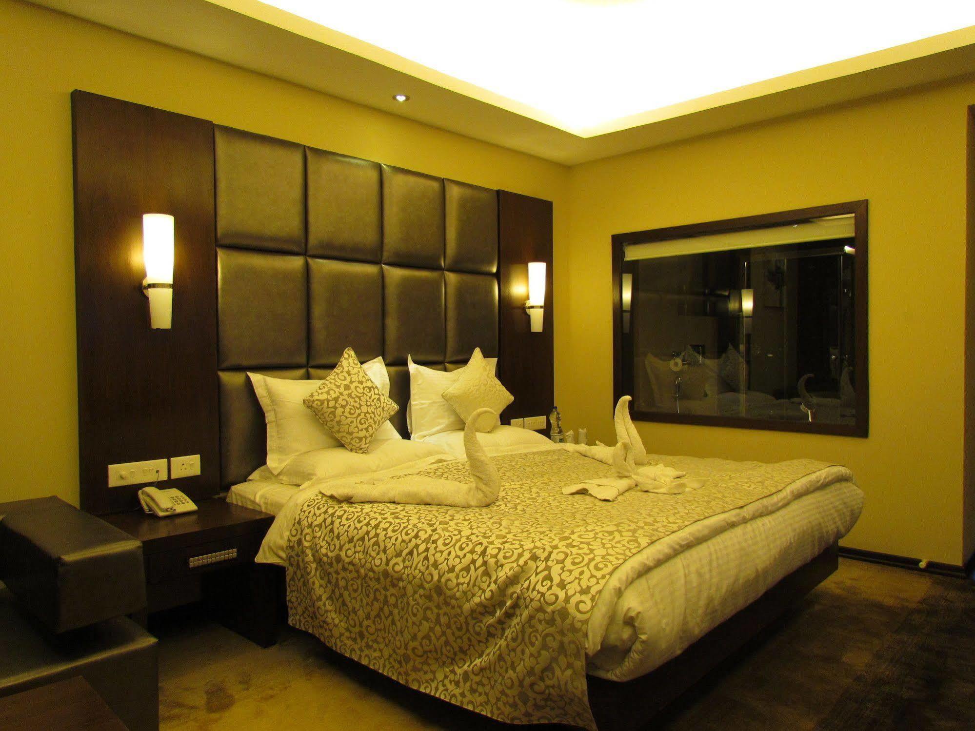 Hotel Pine Spring Wazir Bagh Srinagar (Jammu and Kashmir)