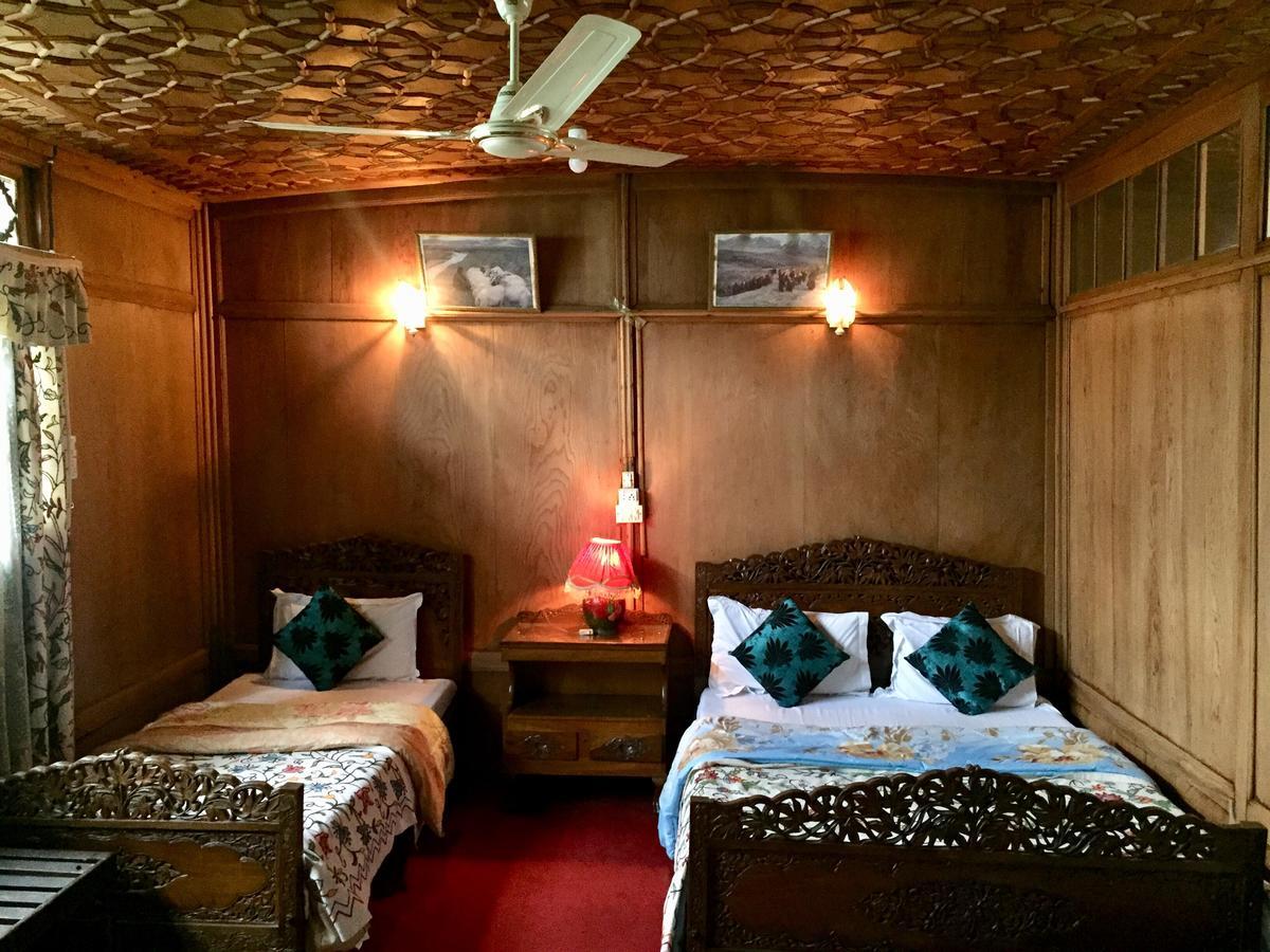 Hotel New Sea Palace Houseboats Srinagar (Jammu and Kashmir)