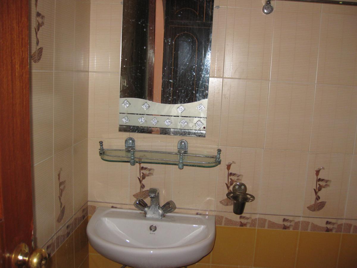 Hotel Gulistan Srinagar (Jammu and Kashmir)
