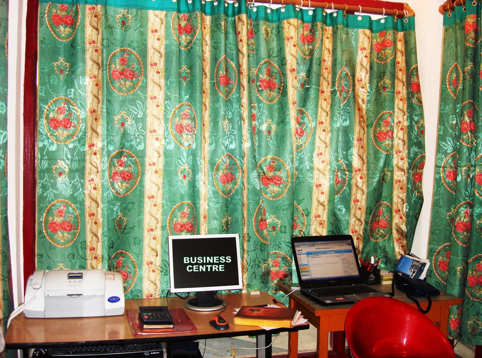 Hotel Sadaf 2*