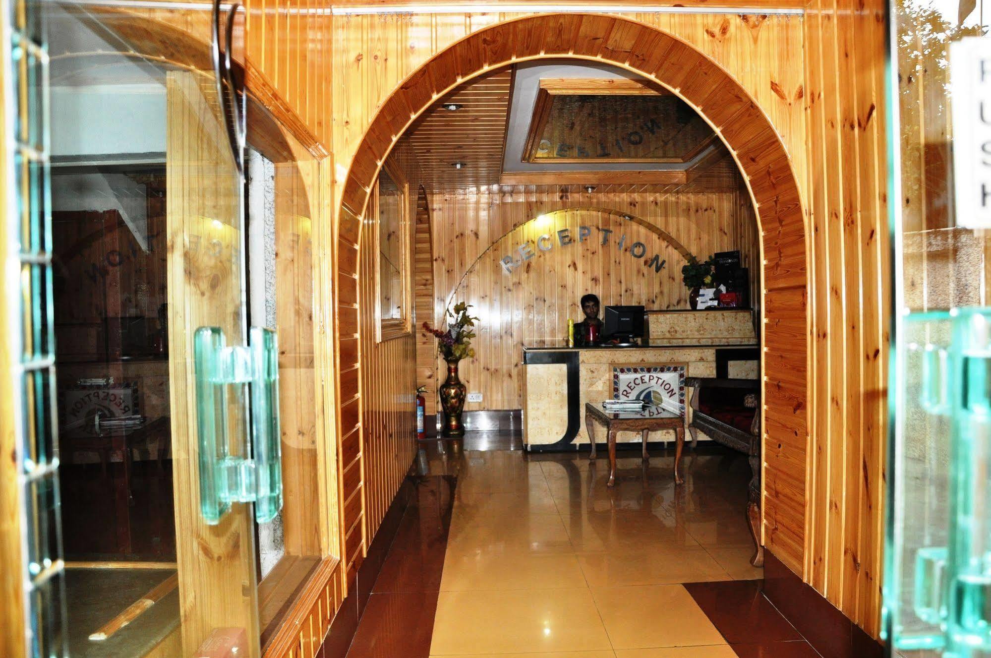 Hotel Sadaf 2*