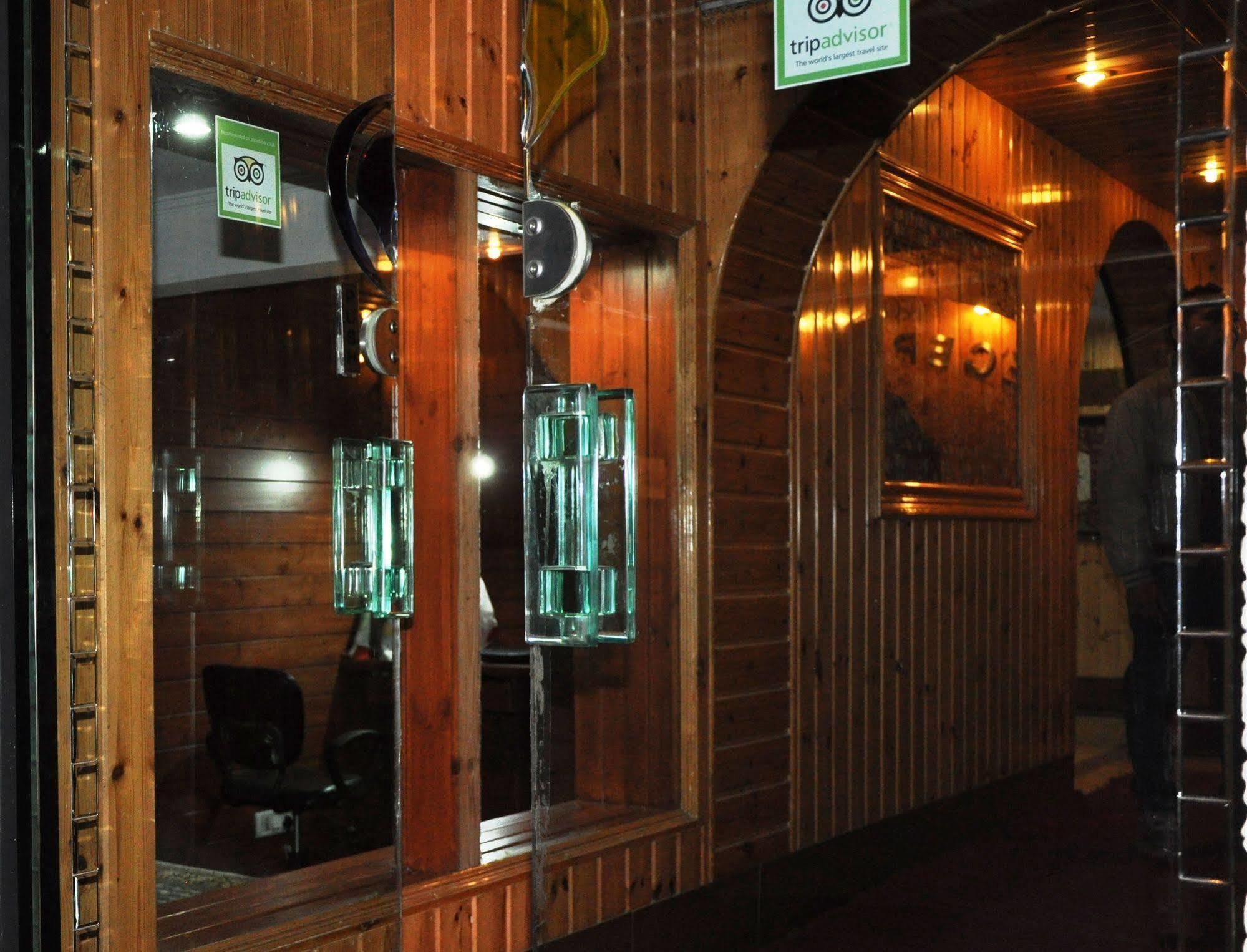 Hotel Sadaf 2*