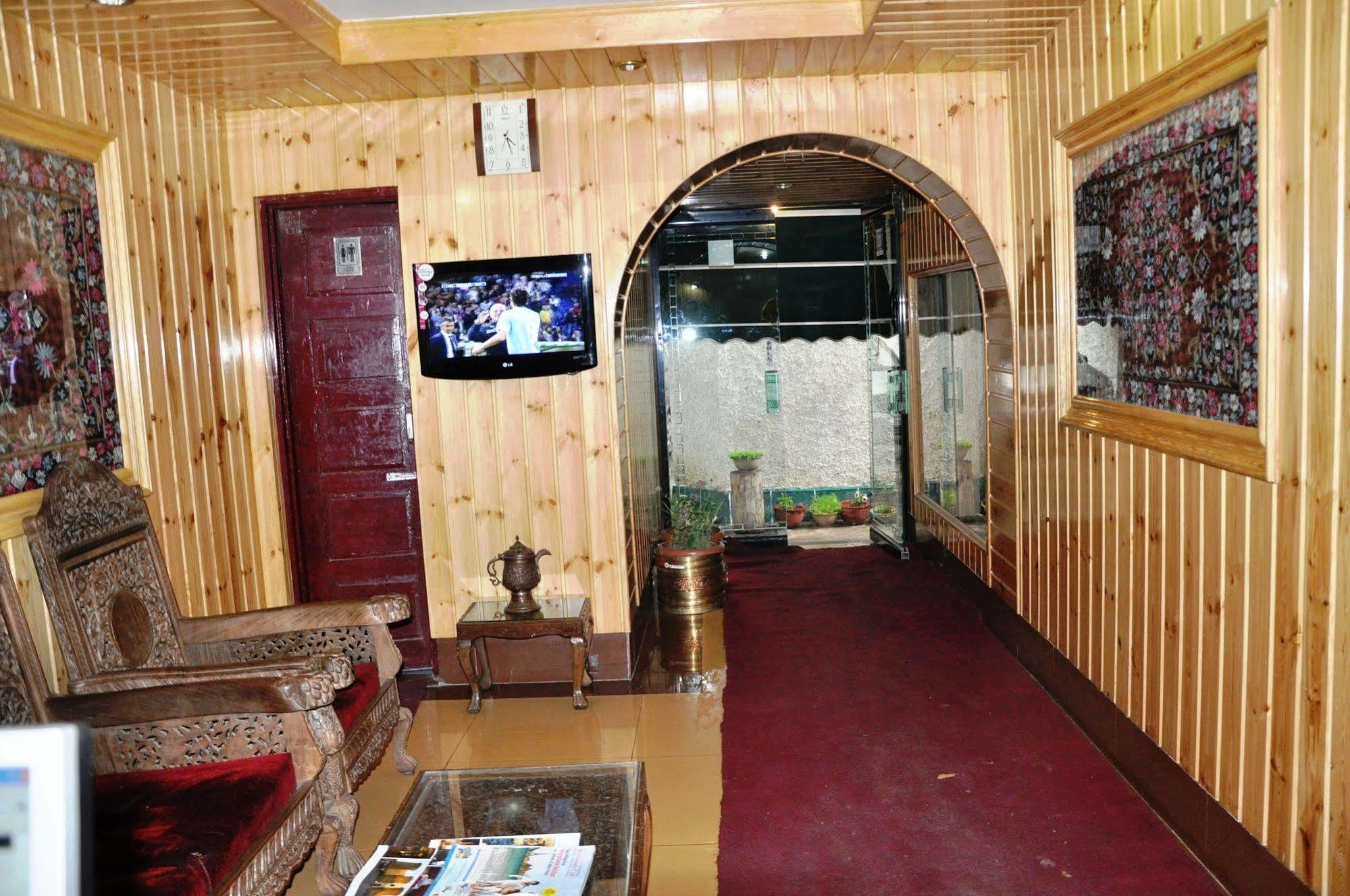Sadaf Hotel 2*