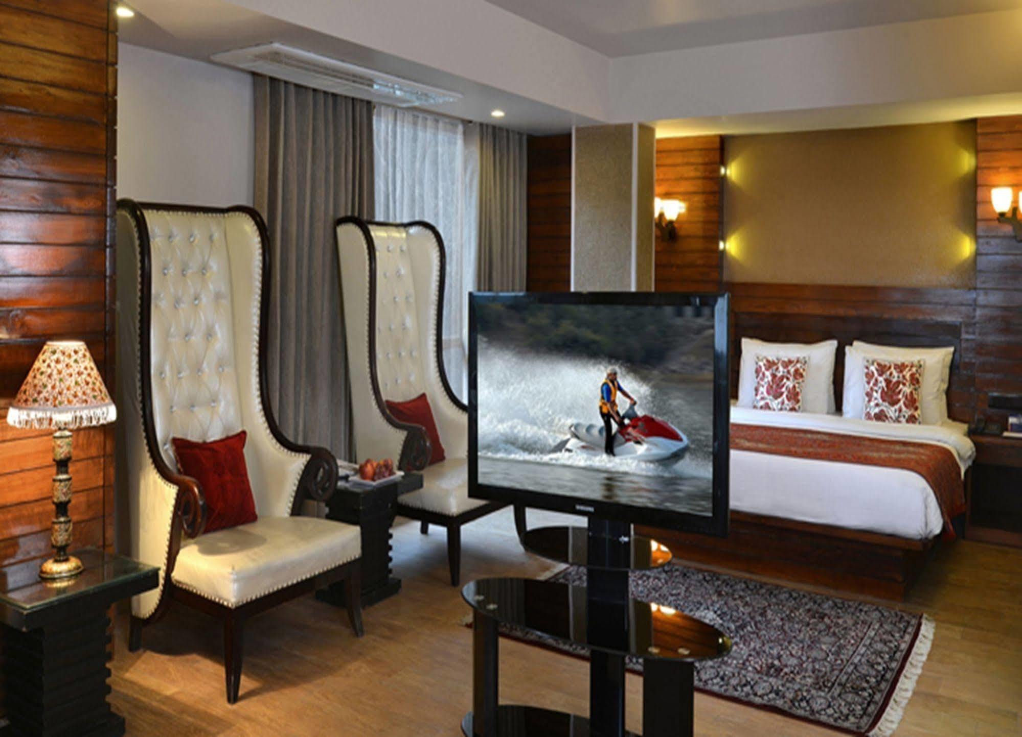 Golden Tulip 4*