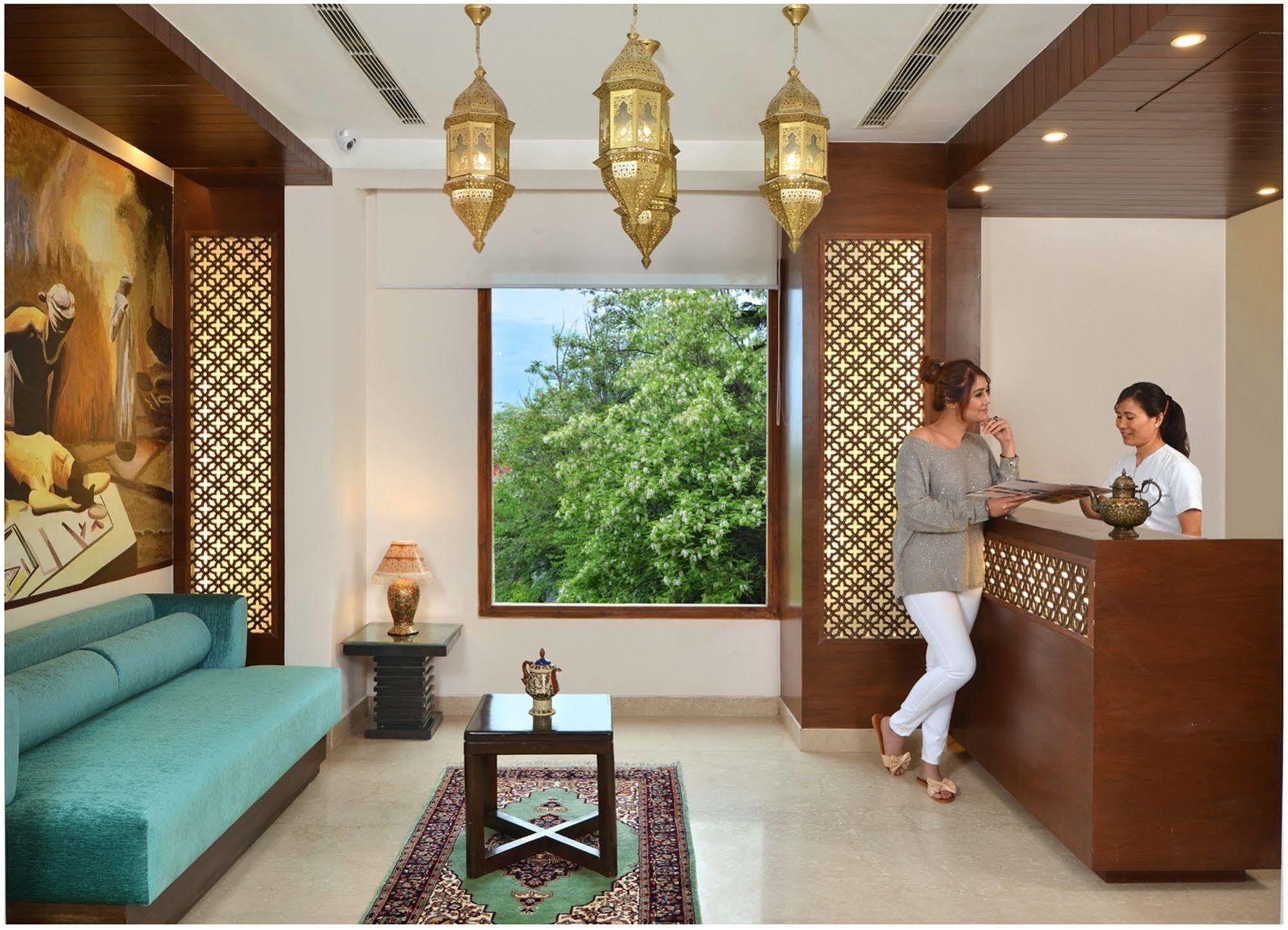 Hotel Golden Tulip Srinagar (Jammu and Kashmir)