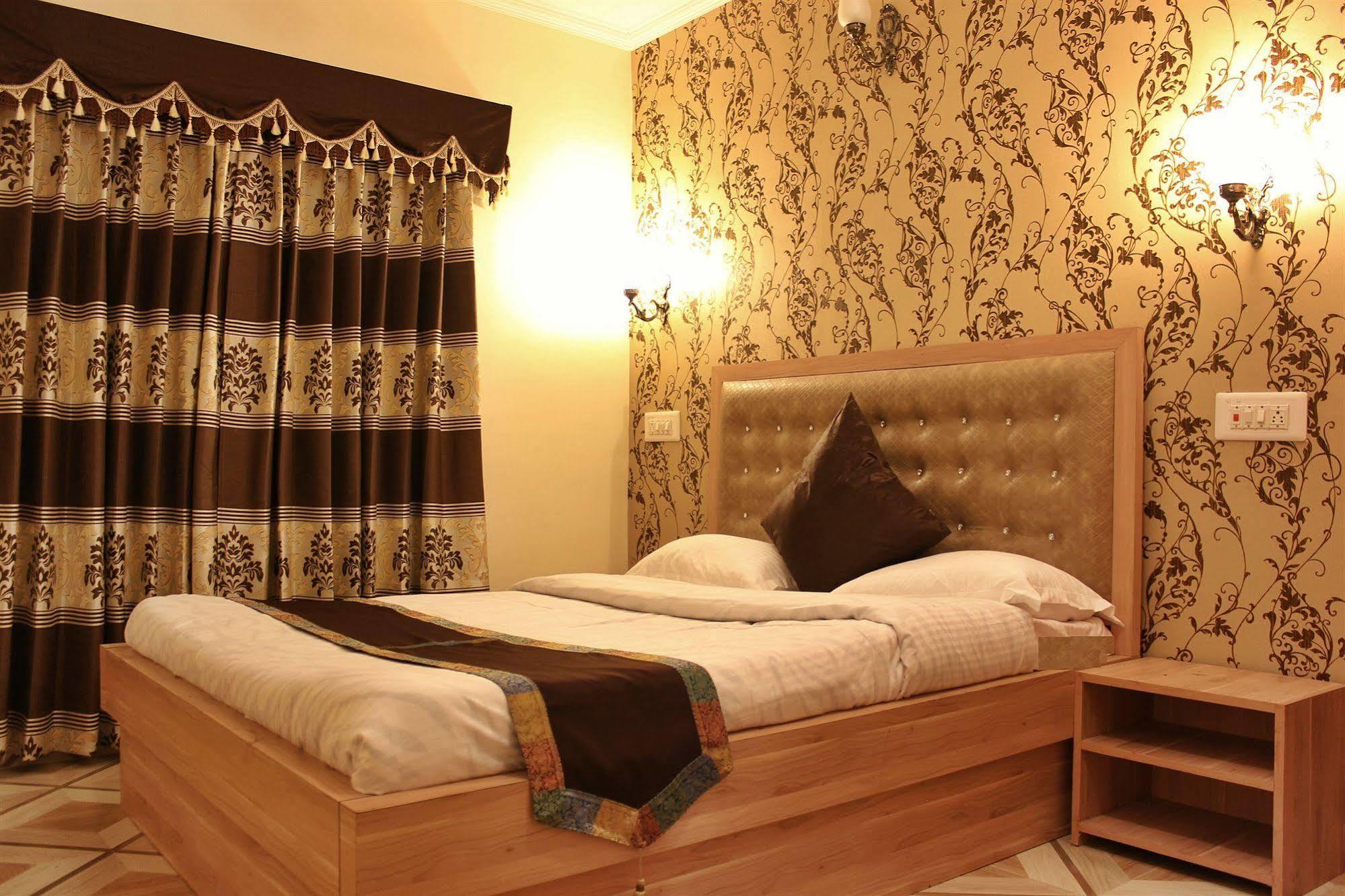 Walisons Srinagar (Jammu and Kashmir)