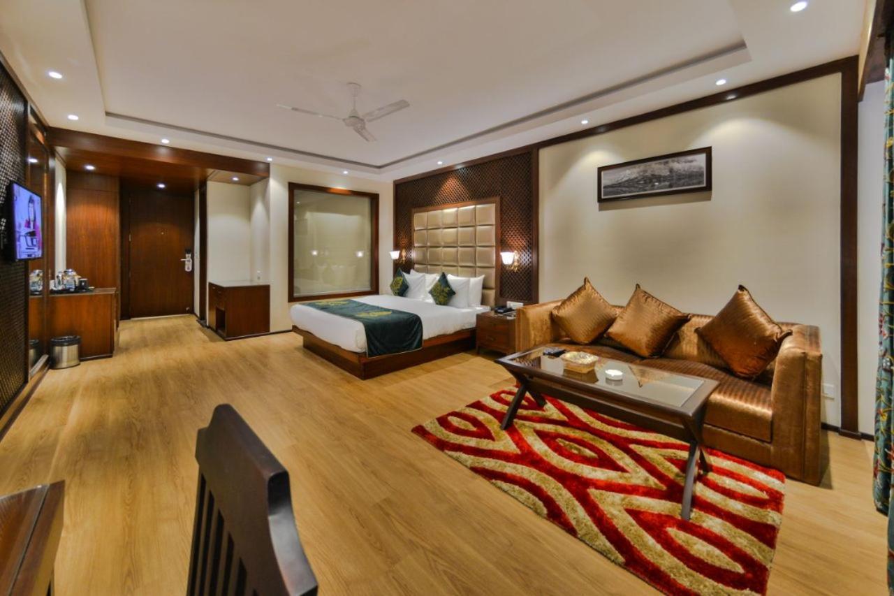 Solomon Heights Hotel 4*
