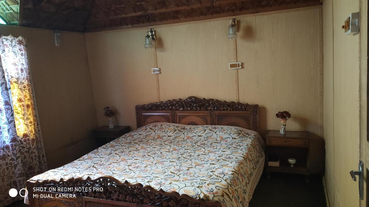 Persian Palace Group Of Houseboats Botel 3*