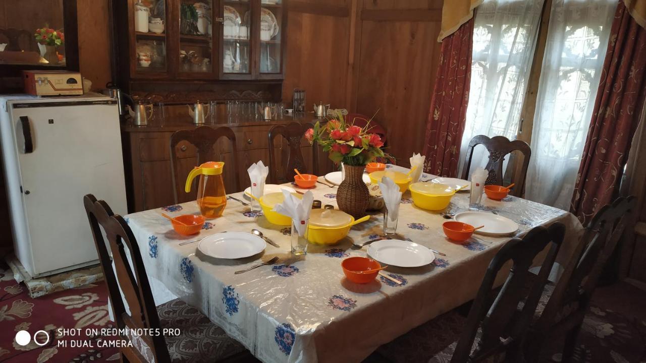 Persian Palace Group Of Houseboats Botel 3*