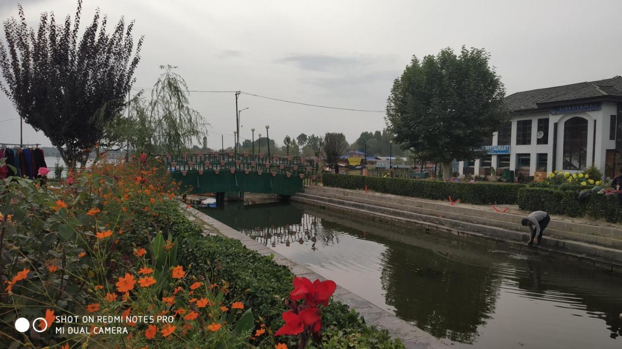 Persian Palace Group Of Houseboats 3*