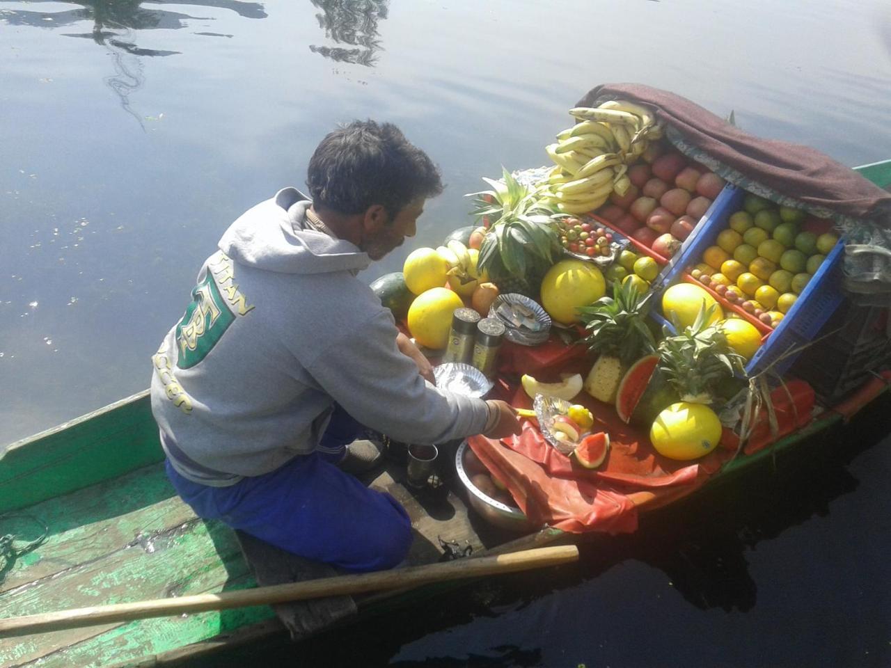 S Group Of Houseboat Botel