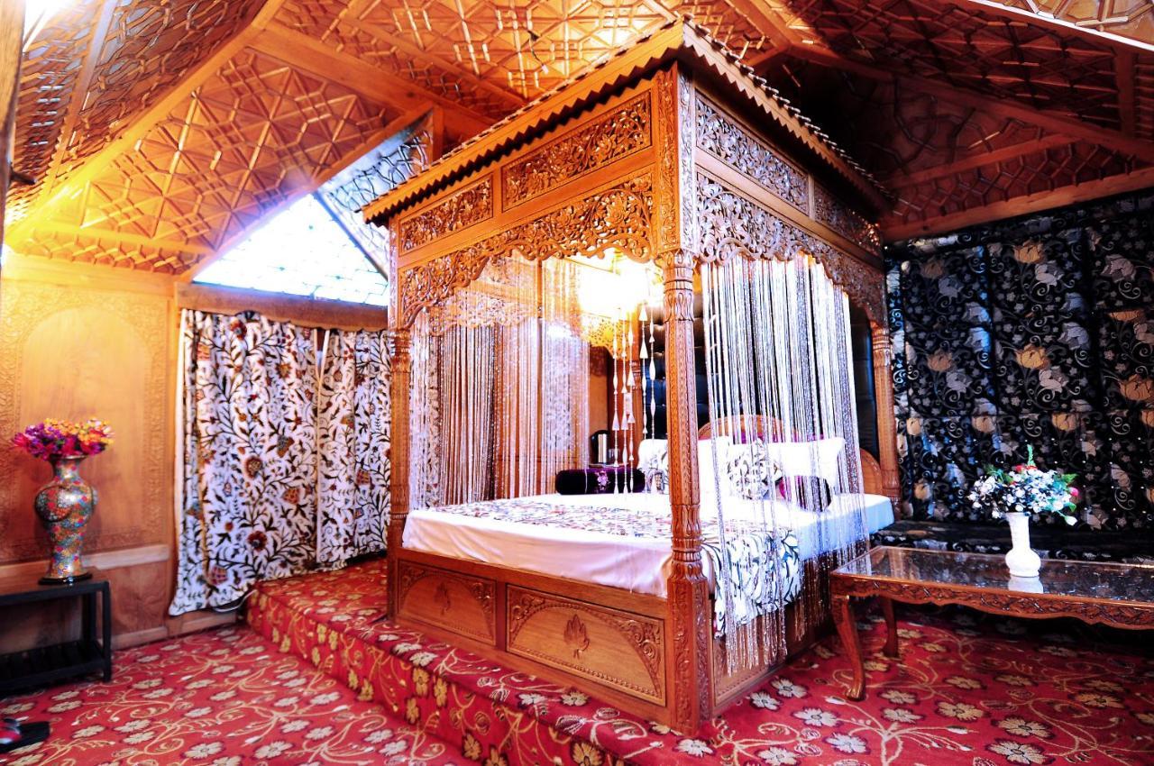 New Jacquline Heritage Houseboats Hotel 4*