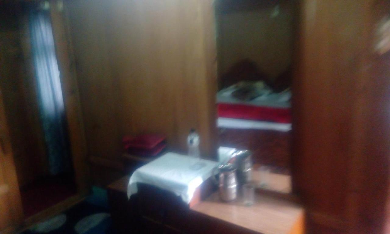 S Group Of Houseboat Botel