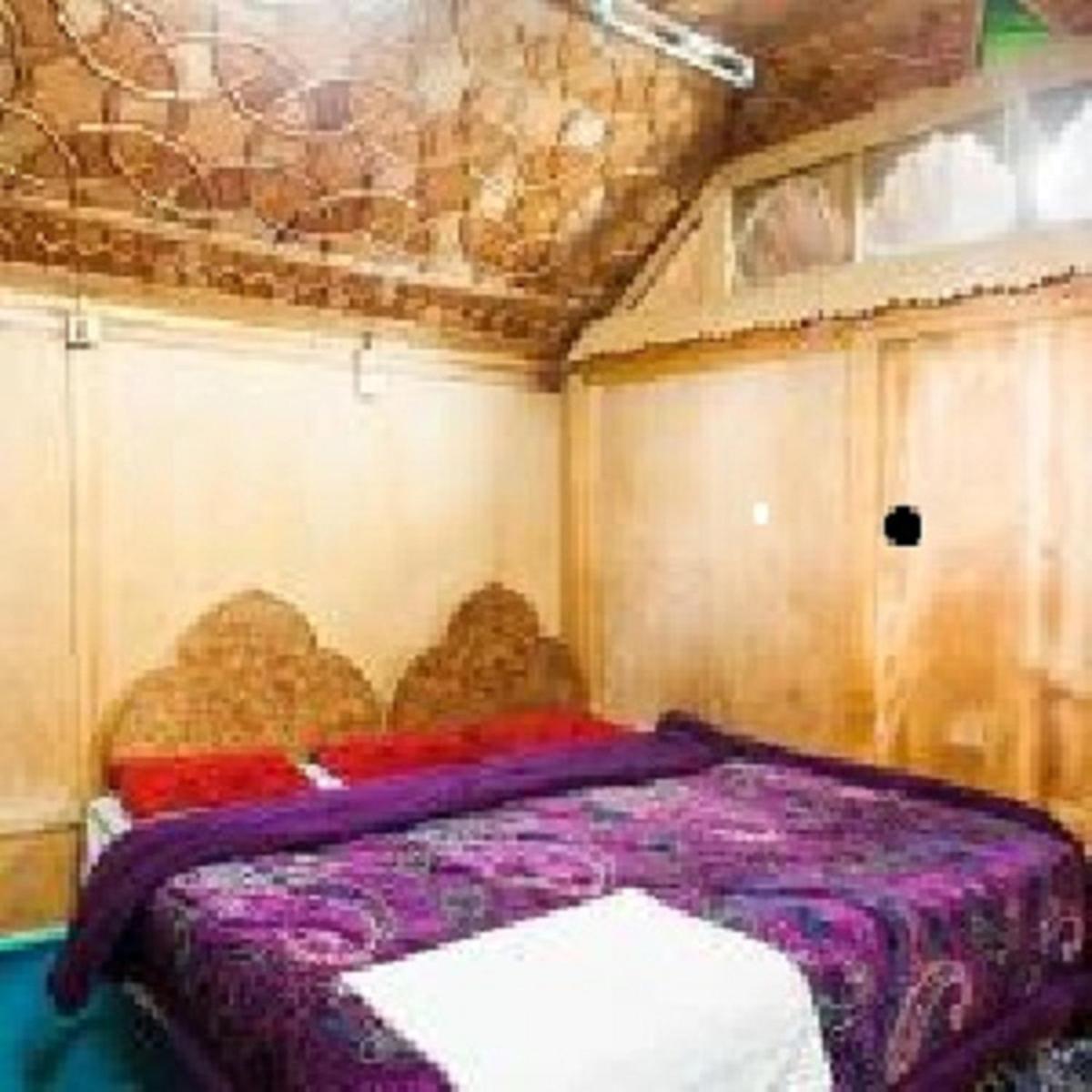 S Group Of Houseboat Botel 4*