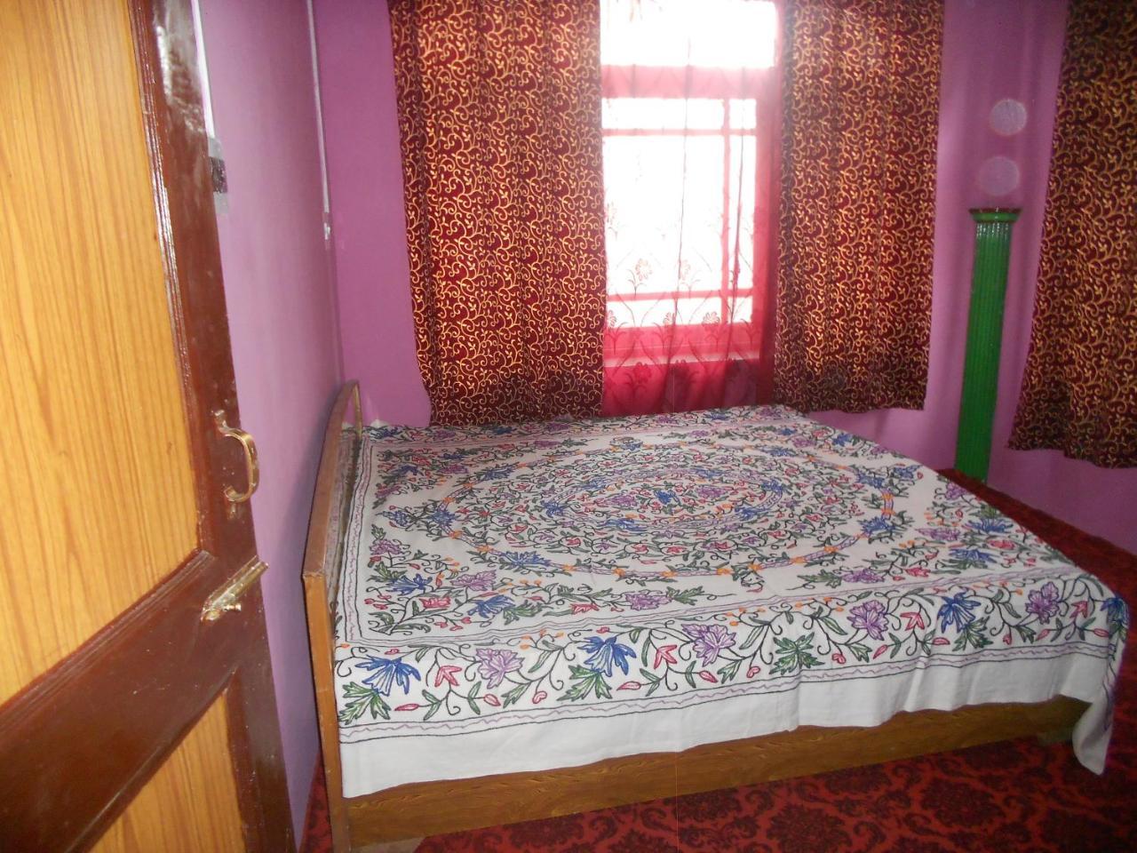 Guest house Alamdar