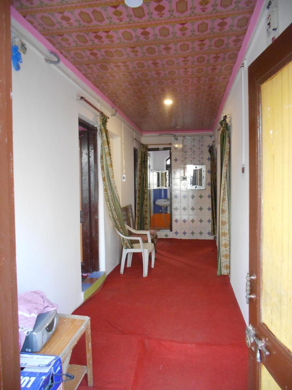 Alamdar Guest house Srinagar (Jammu and Kashmir)