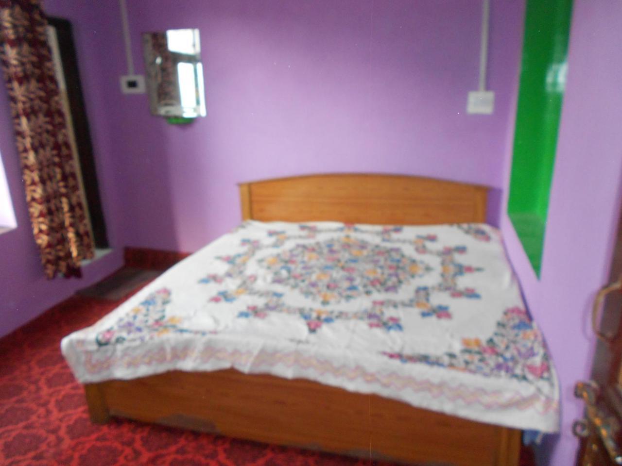 Alamdar Srinagar (Jammu and Kashmir)