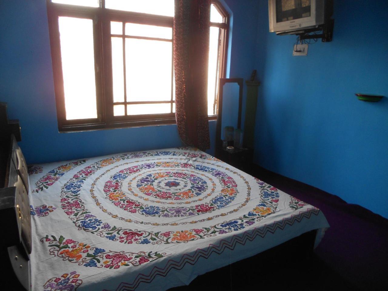 Alamdar Guest house Srinagar (Jammu and Kashmir)