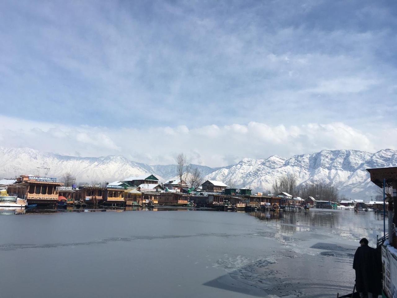Guest house New World Srinagar (Jammu and Kashmir)