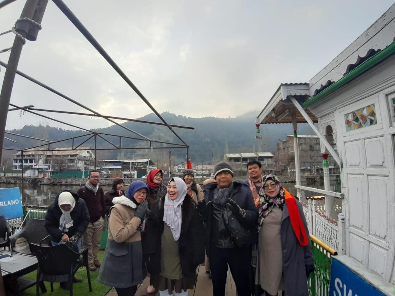 S Group Of Houseboat