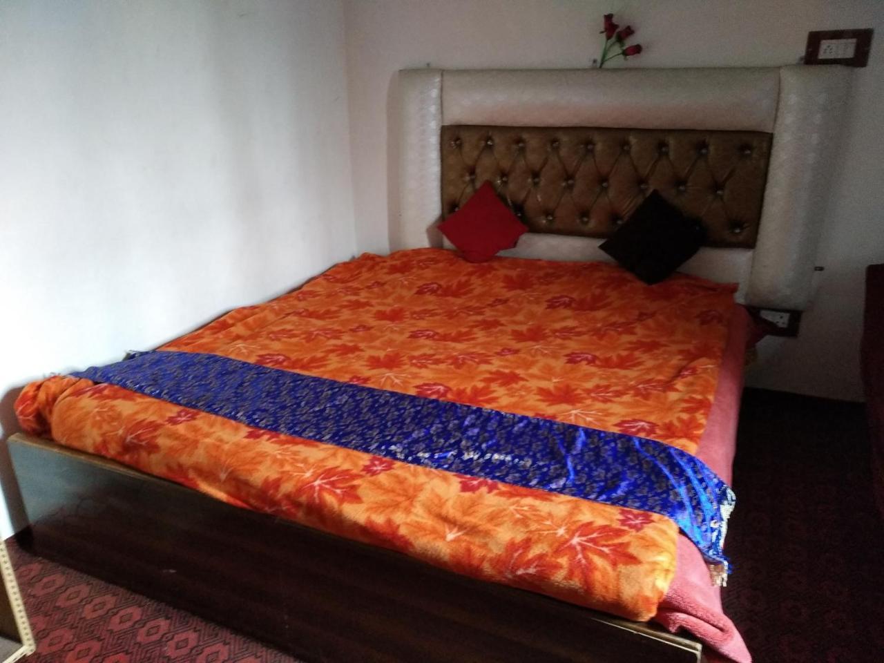 New Heaven Canal Hotel 2*