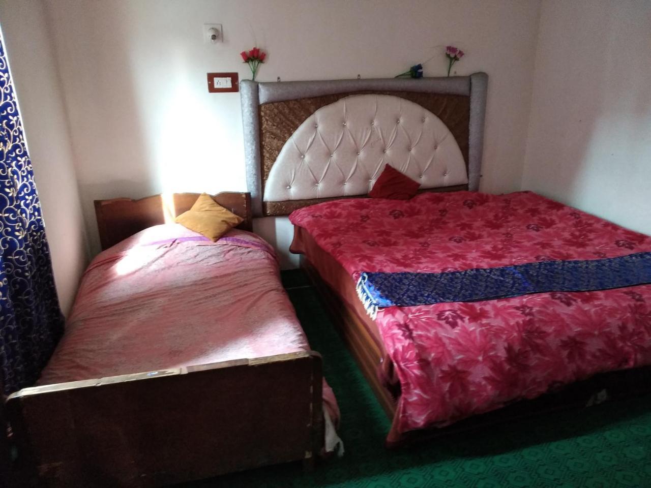 New Heaven Canal Hotel Srinagar (Jammu and Kashmir)