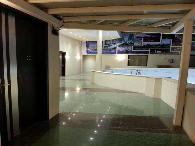 Hotel Aksa Srinagar (Jammu and Kashmir)