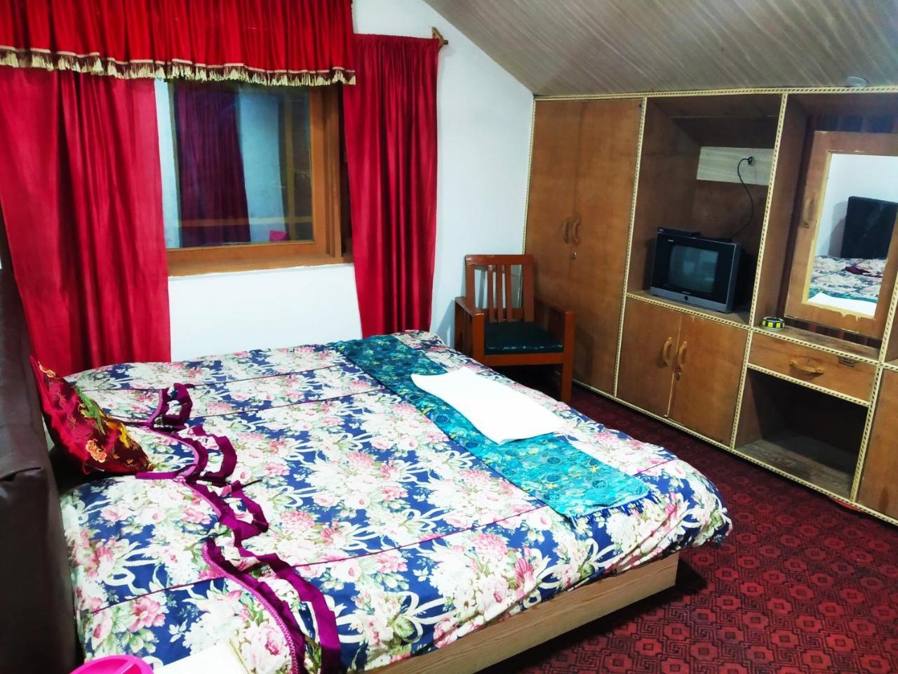 Hotel New Heaven Canal 2*