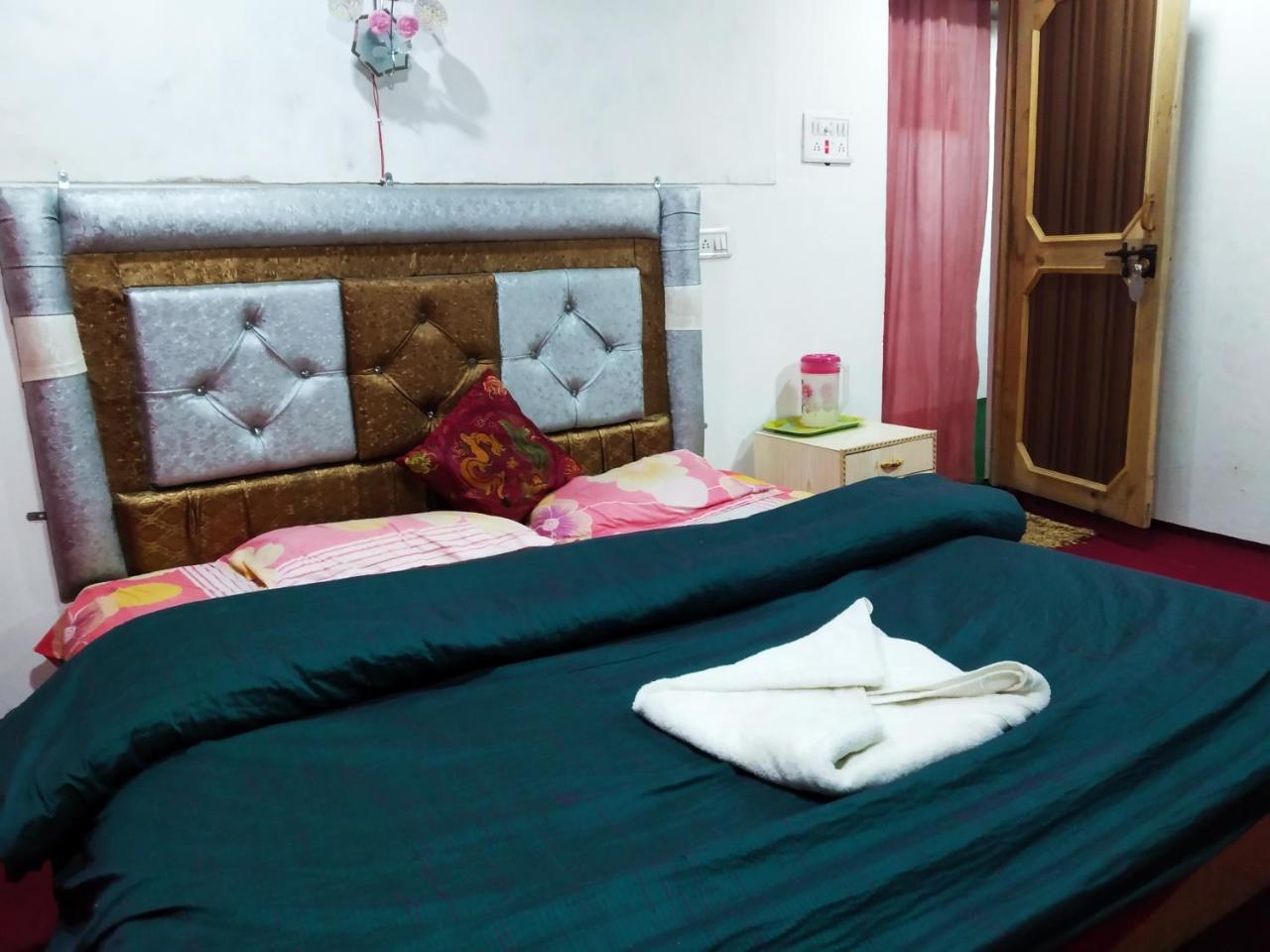 New Heaven Canal Hotel
