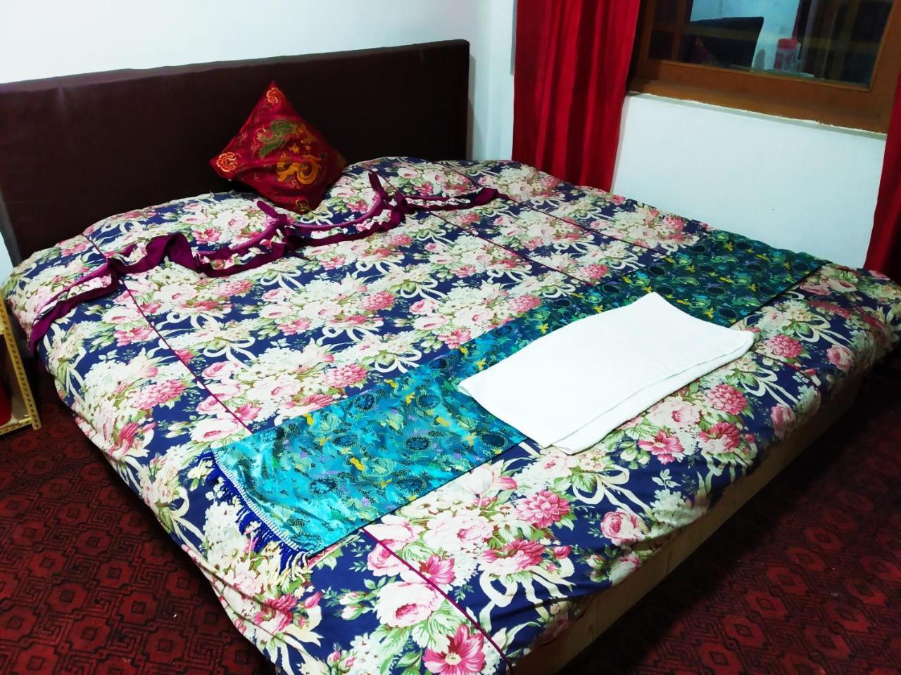 New Heaven Canal Srinagar (Jammu and Kashmir)