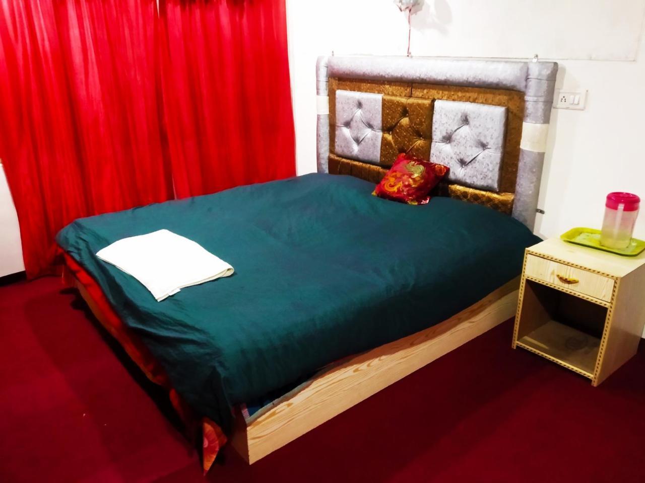 New Heaven Canal Hotel