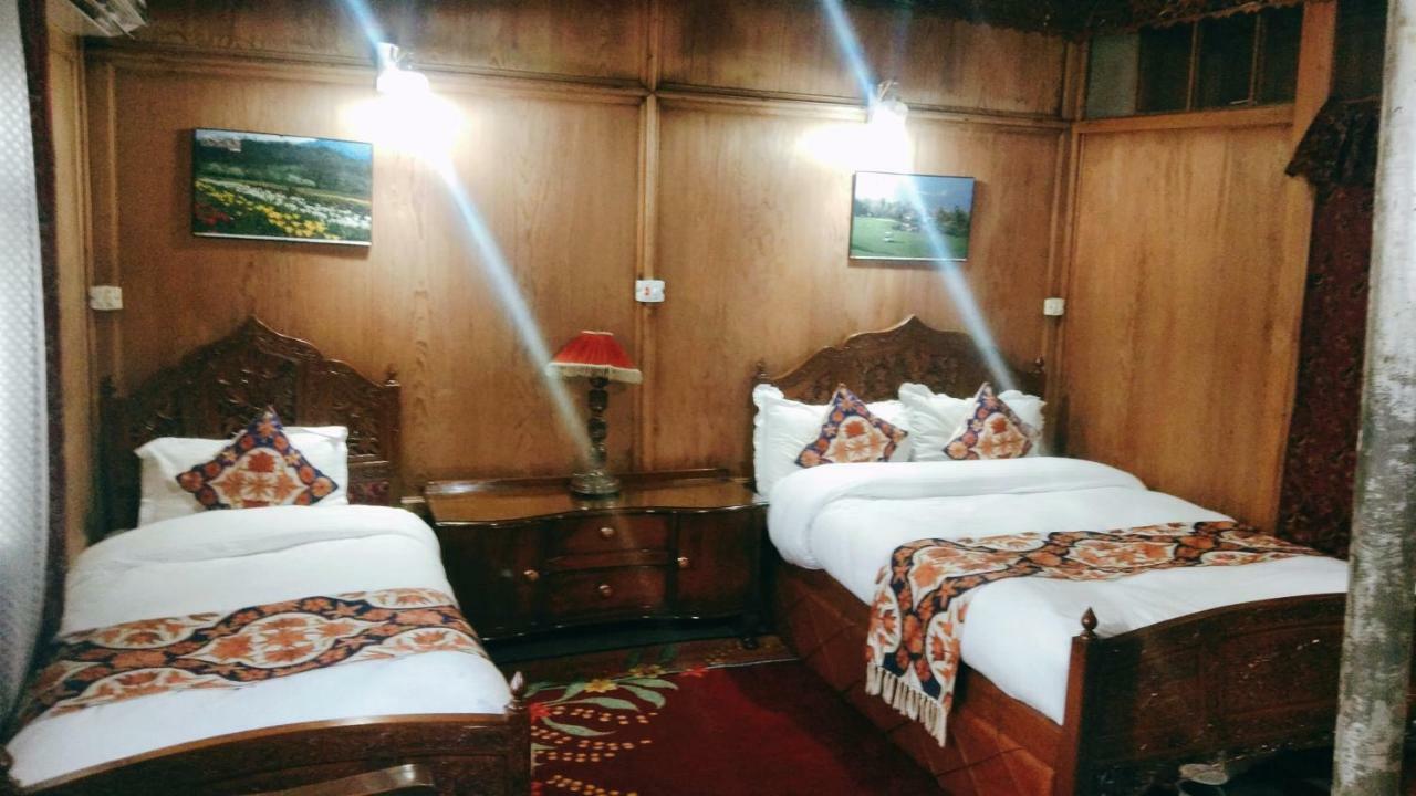 Bed & Breakfast The Badyari Palace Houseboats