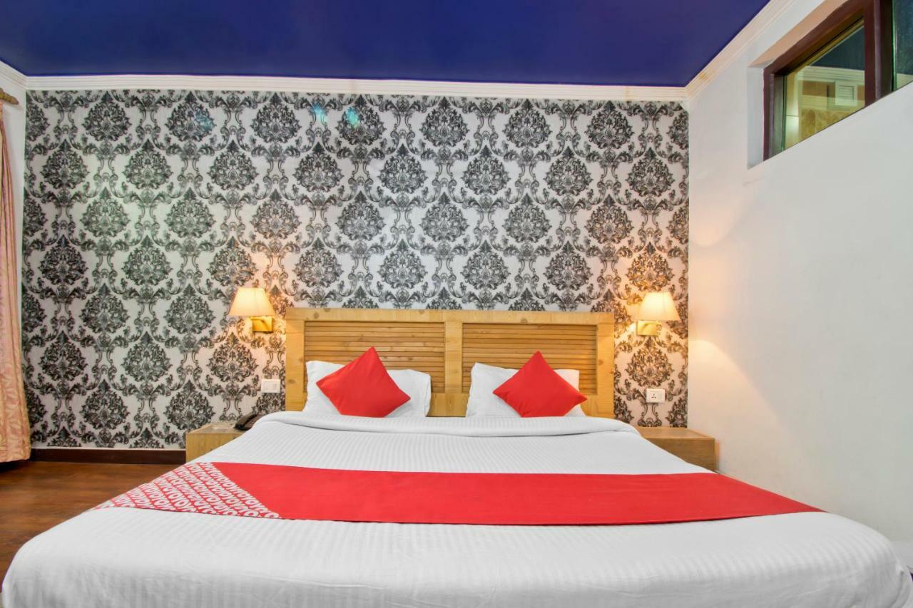 Oyo 13099 Lavilla Hotel Srinagar (Jammu and Kashmir)