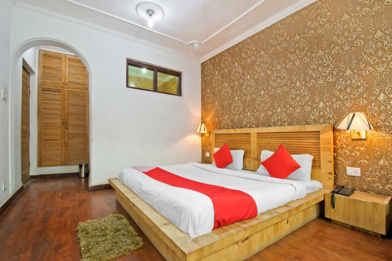 Hotel Oyo 13099 Lavilla 3*